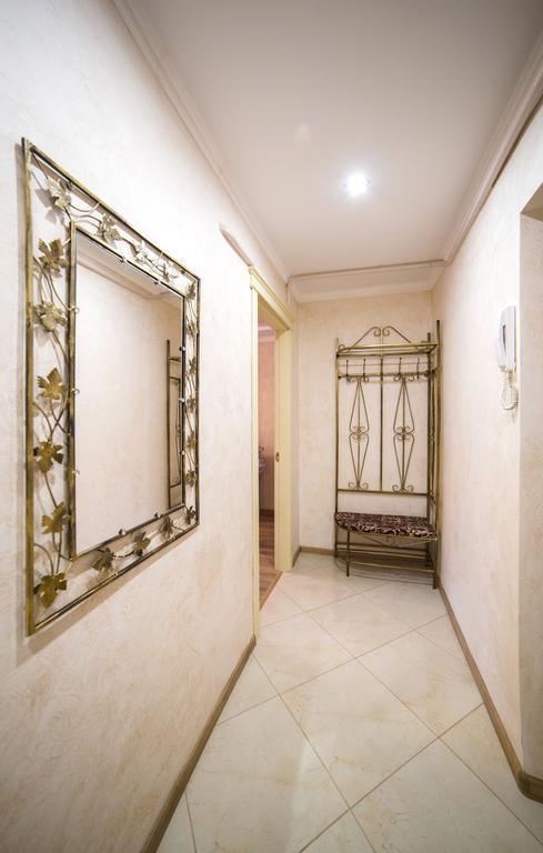 Apartments On Svobody Avenue- The Center Of Λβιβ Εξωτερικό φωτογραφία